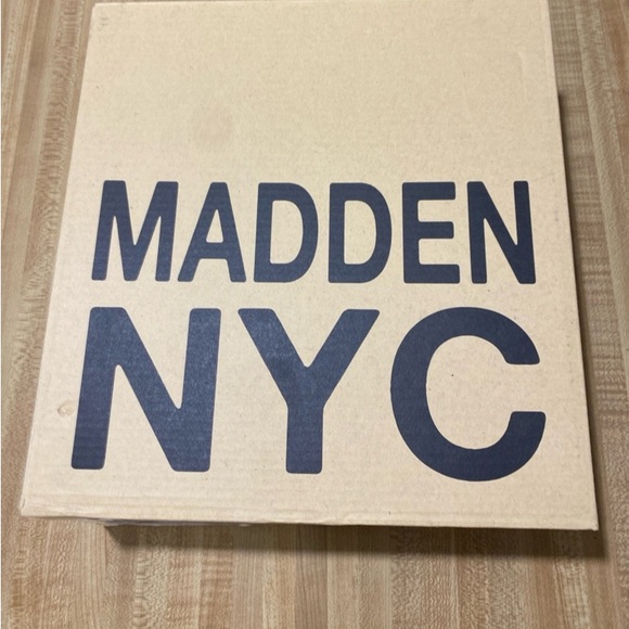 NYC Women's Genesis Block Heel Fisherman Sandals. NWT size 7 - Picture 11 of 11